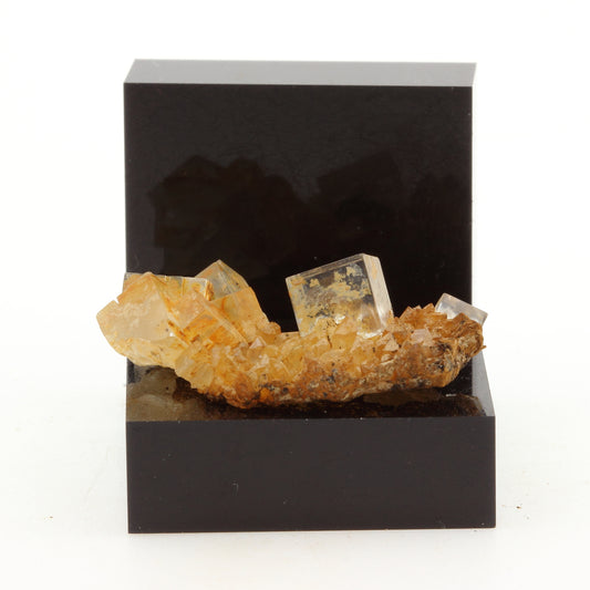 Fluorite + Quartz. 26.1 carats. Langeac, Haute-Loire, France
