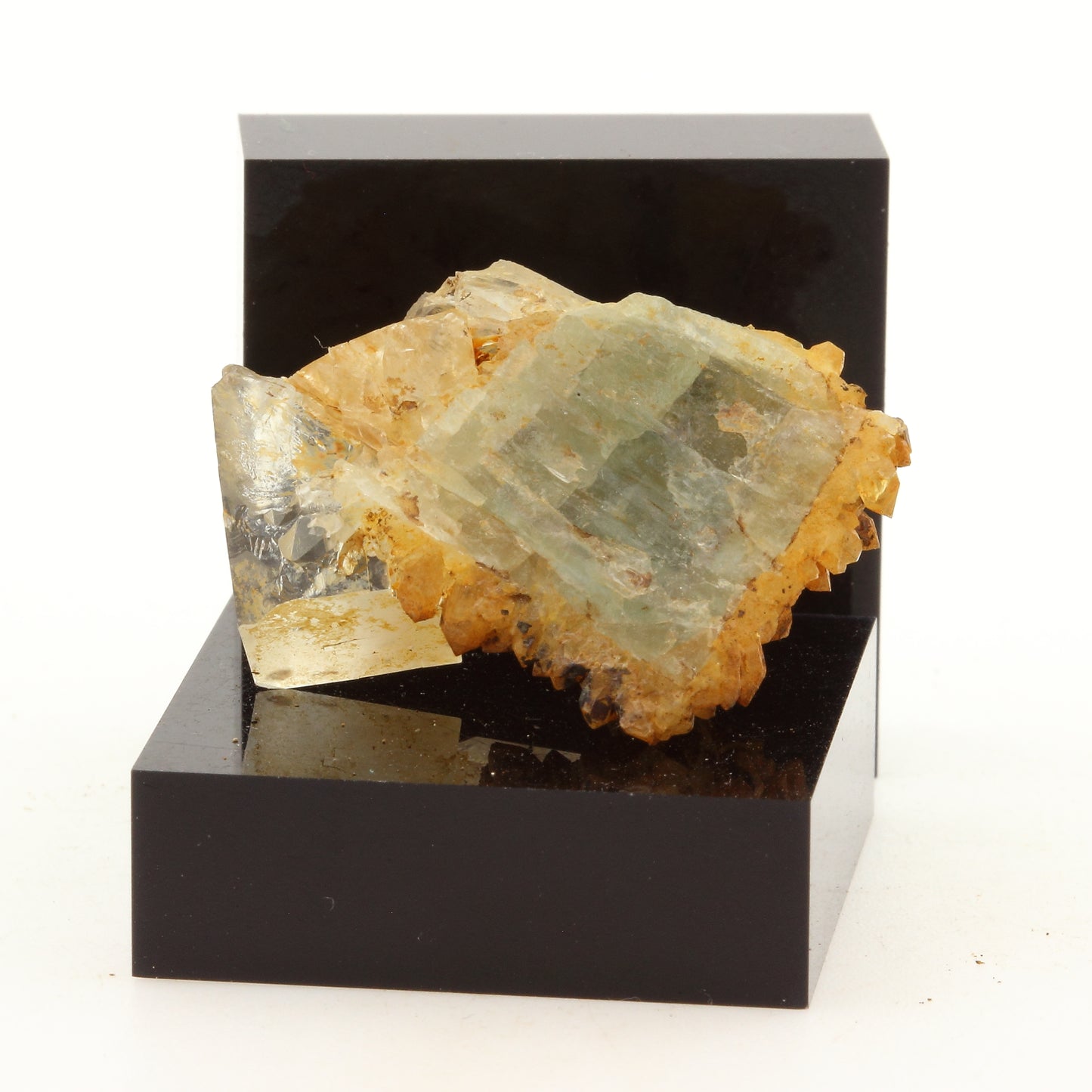 Fluorite + Quartz. 55.6 carats. Langeac, Haute-Loire, France