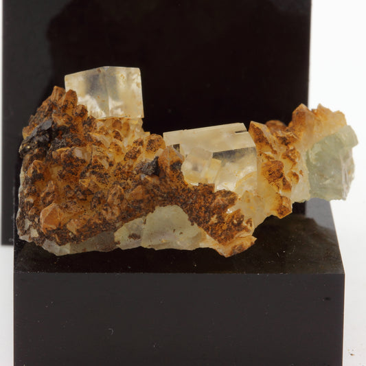 Fluorite + Quartz. 46.3 carats. Langeac, Haute-Loire, France