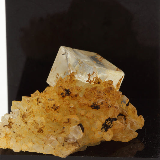 Fluorite + Quartz. 38.3 carats. Langeac, Haute-Loire, France