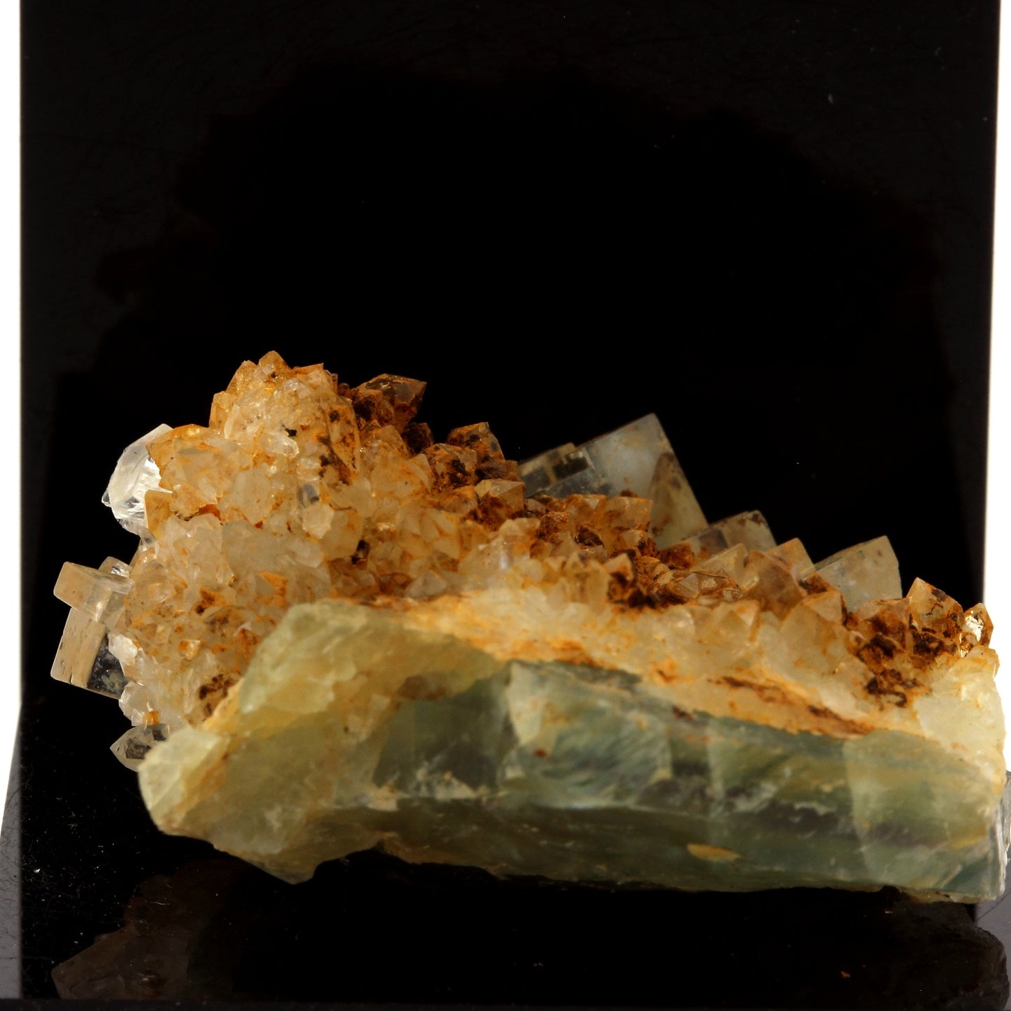 Fluorite + Quartz. 155.1 carats. Langeac, Haute-Loire, France