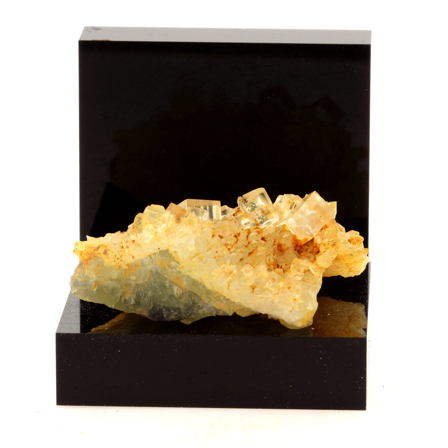 Fluorite + Quartz. 89.1 carats. Langeac, Haute-Loire, France