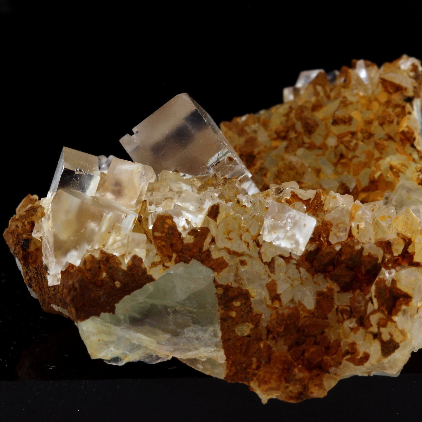 Fluorite + Quartz. 86.8 carats. Langeac, Haute-Loire, France