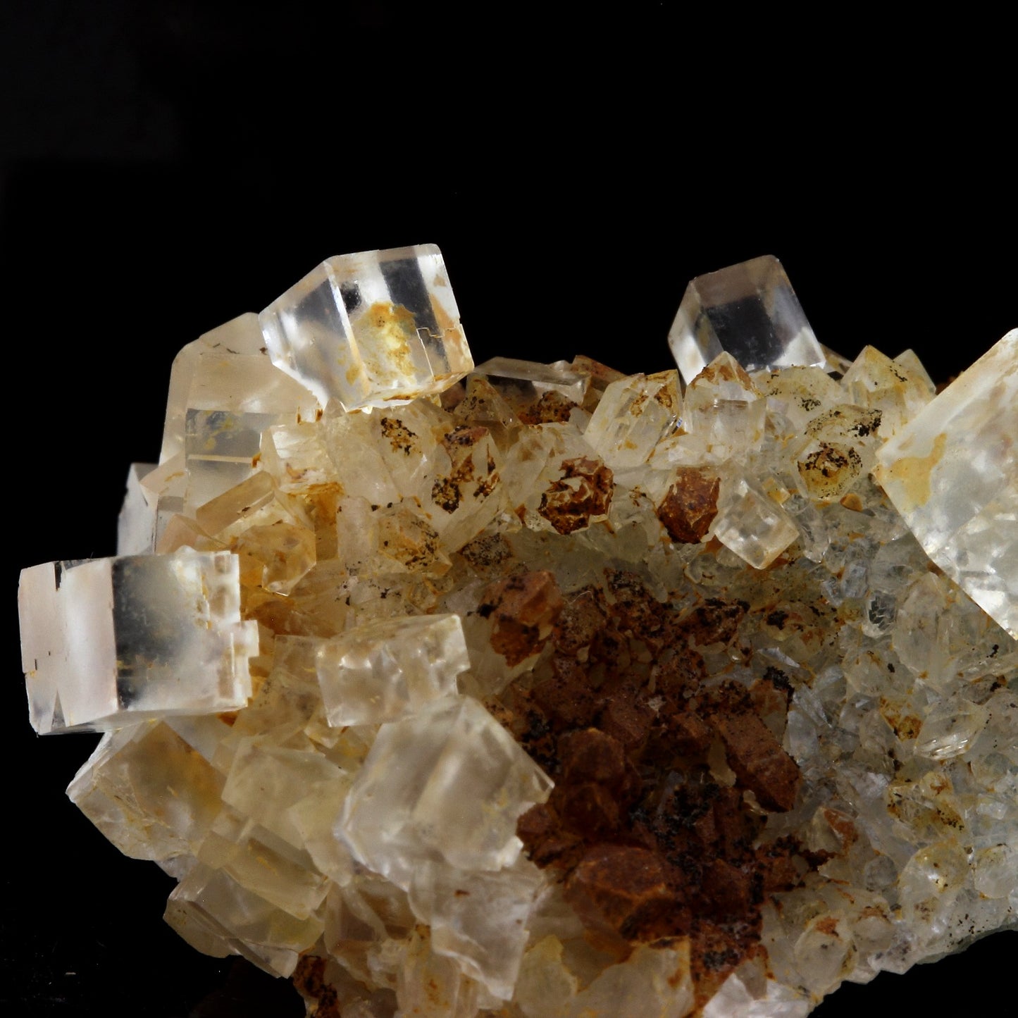Fluorite + Quartz. 122.9 carats. Langeac, Haute-Loire, France