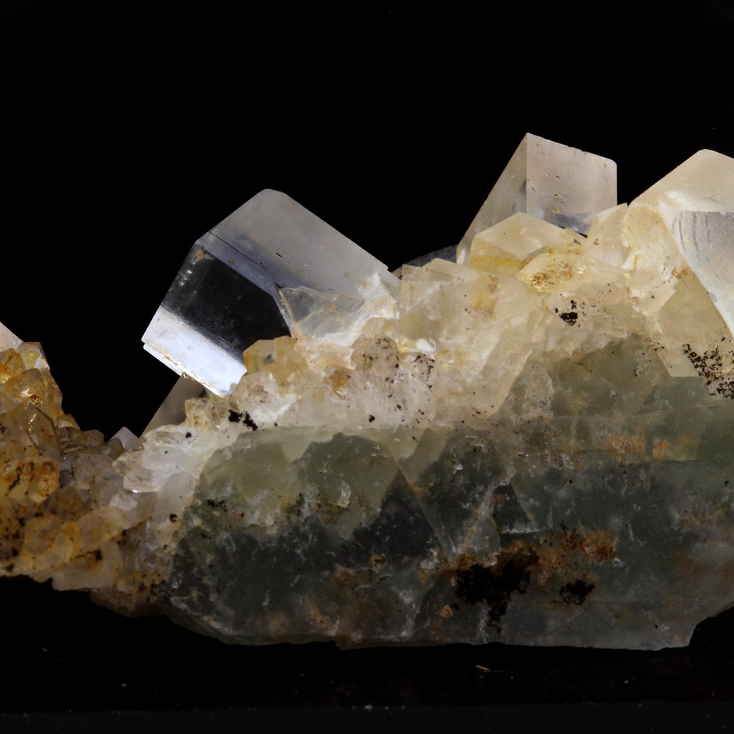Fluorite + Quartz. 89.4 carats. Langeac, Haute-Loire, France