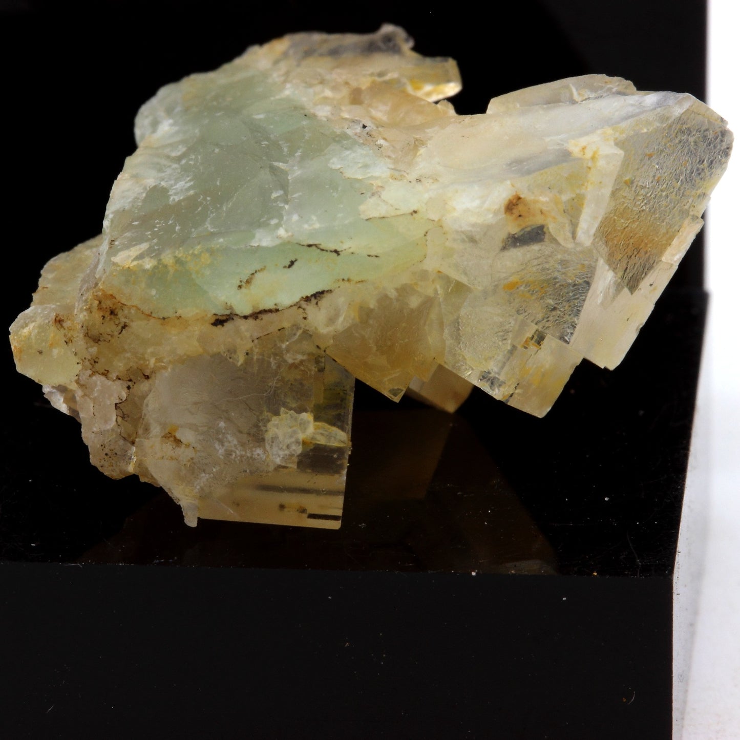 Fluorite + Quartz. 47.1 carats. Langeac, Haute-Loire, France