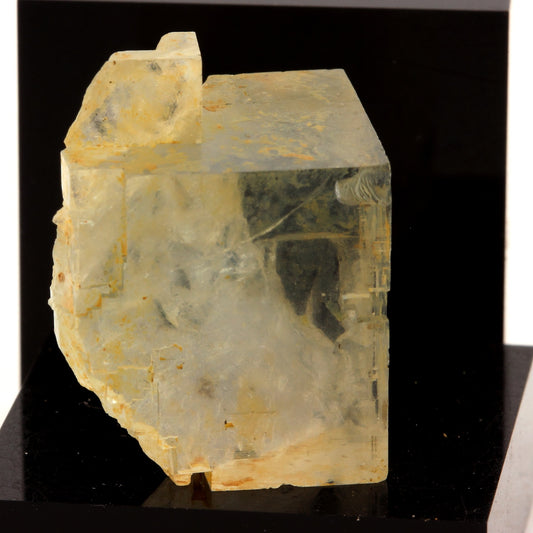 Fluorite. 70.3 carats. Langeac, Haute-Loire, France