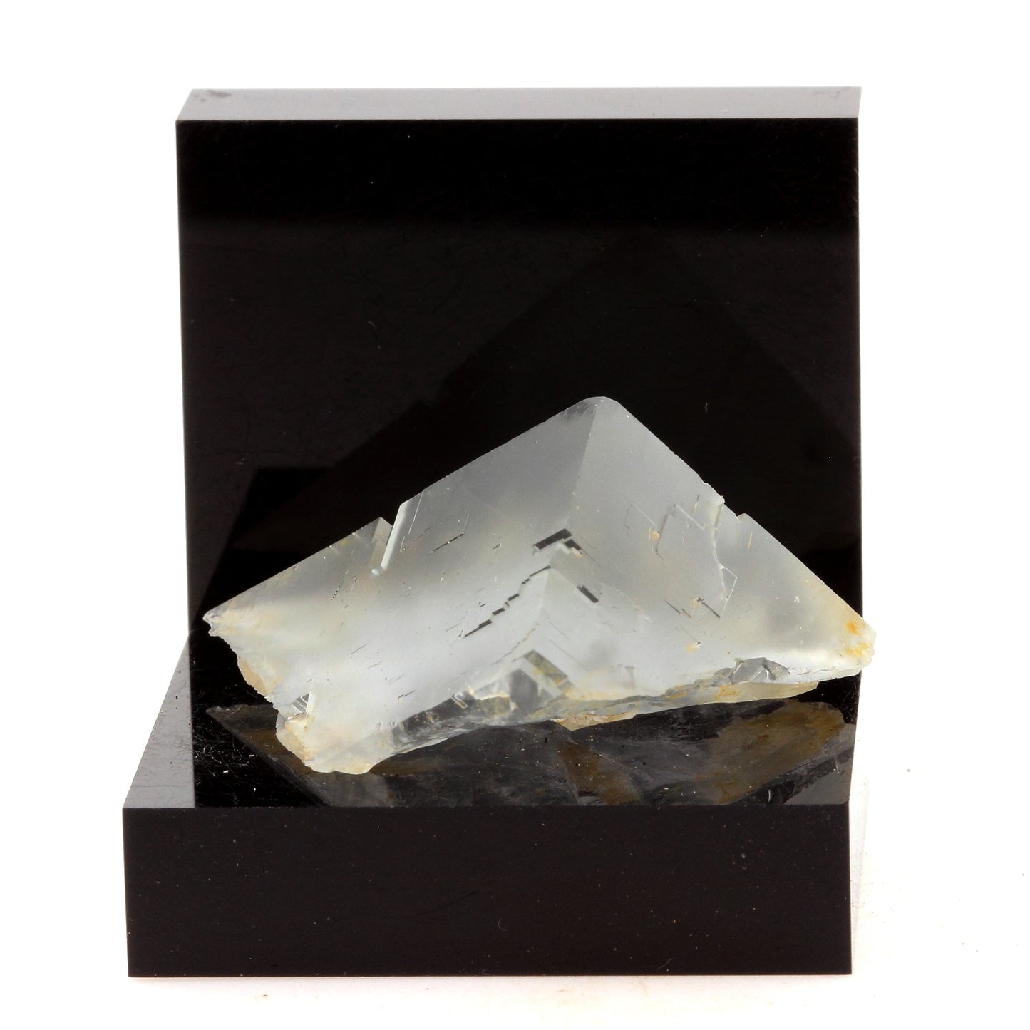 Fluorite. 83.0 carats. Langeac, Haute-Loire, France