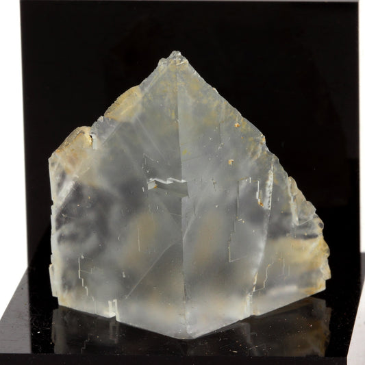 Fluorite. 83.0 carats. Langeac, Haute-Loire, France
