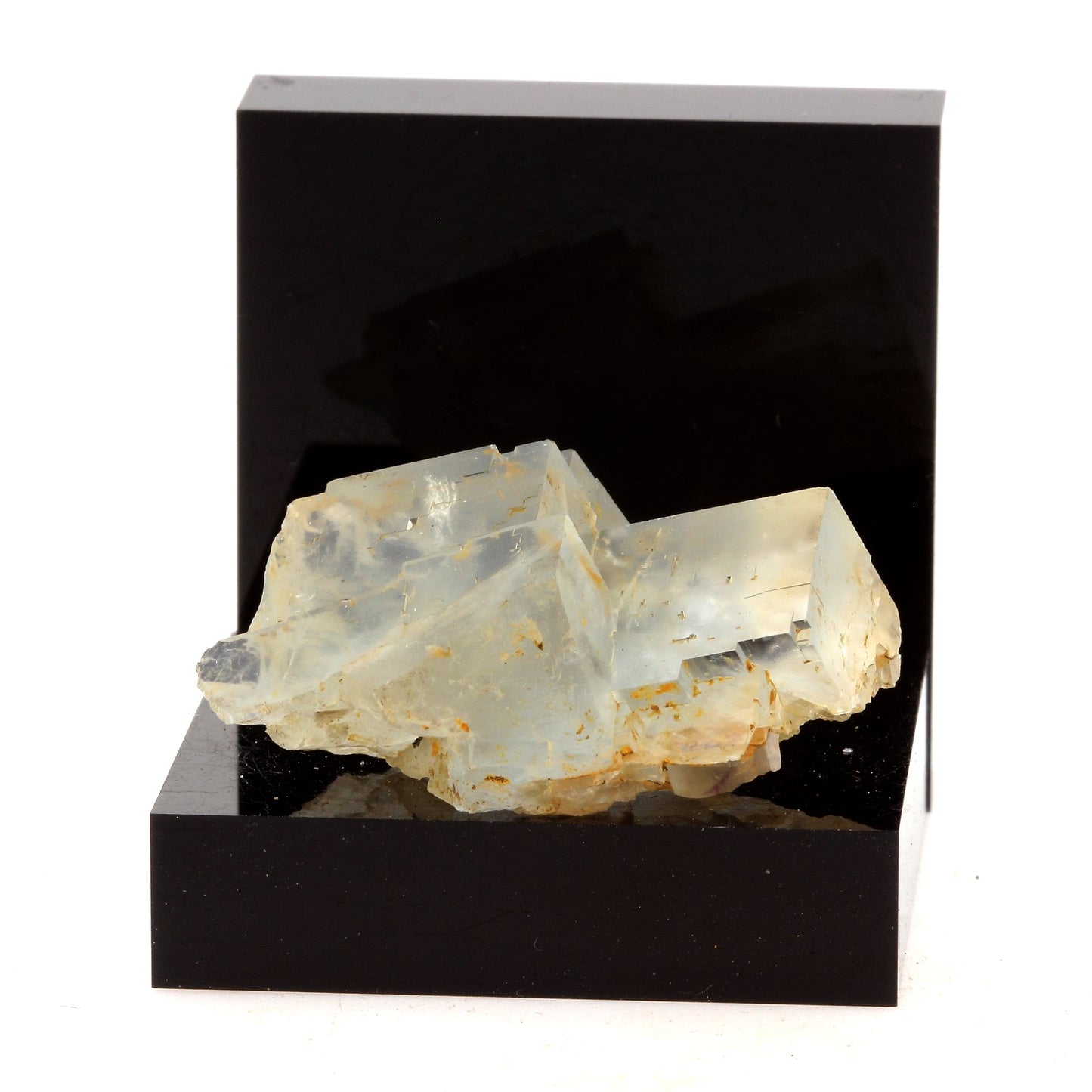 Fluorite. 92.4 carats. Langeac, Haute-Loire, France