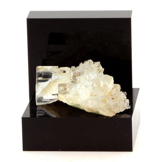 Fluorite + Quartz. 41.2 carats. Langeac, Haute-Loire, France