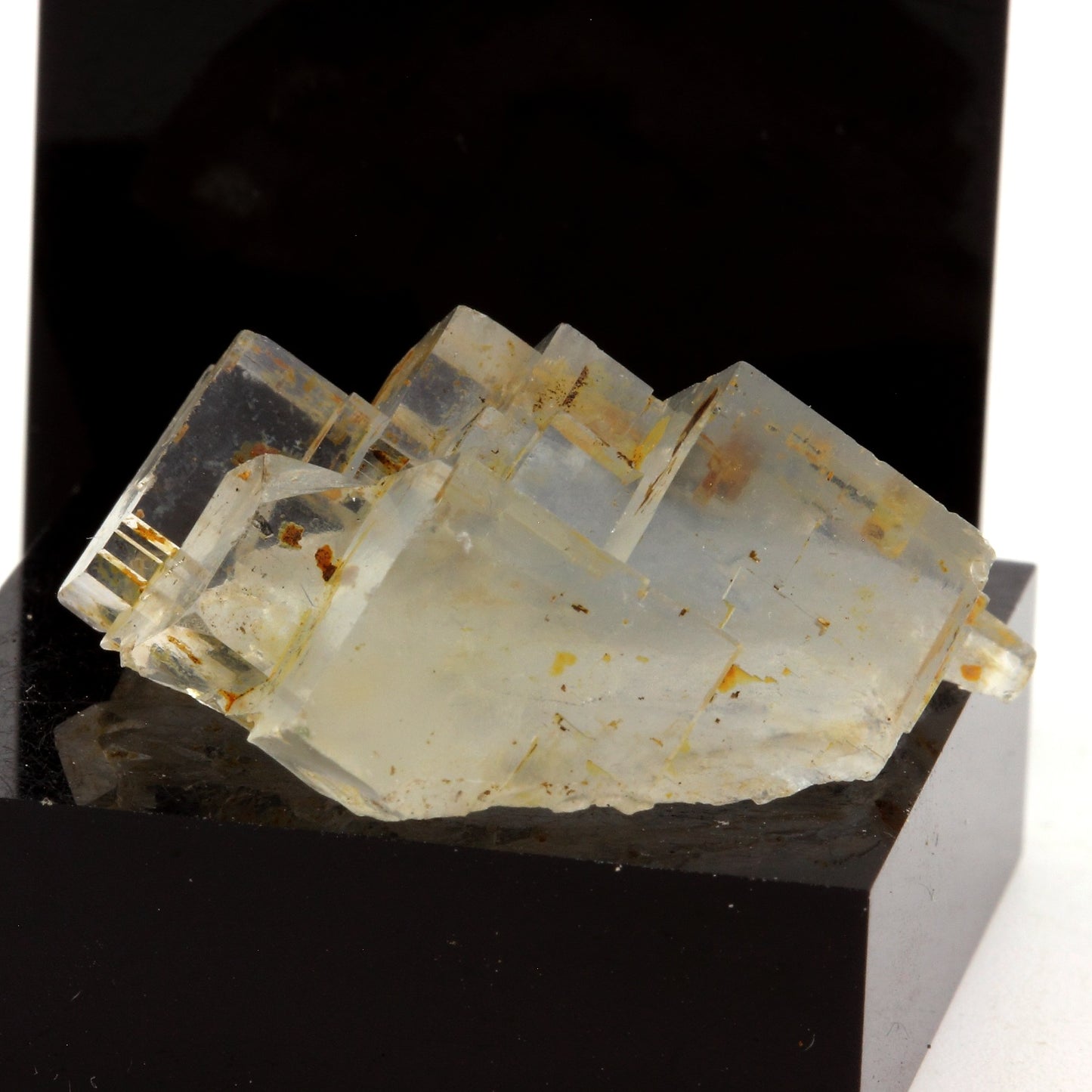Fluorite. 42.4 carats. Langeac, Haute-Loire, France