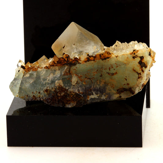 Fluorite + Quartz. 105.8 carats. Langeac, Haute-Loire, France
