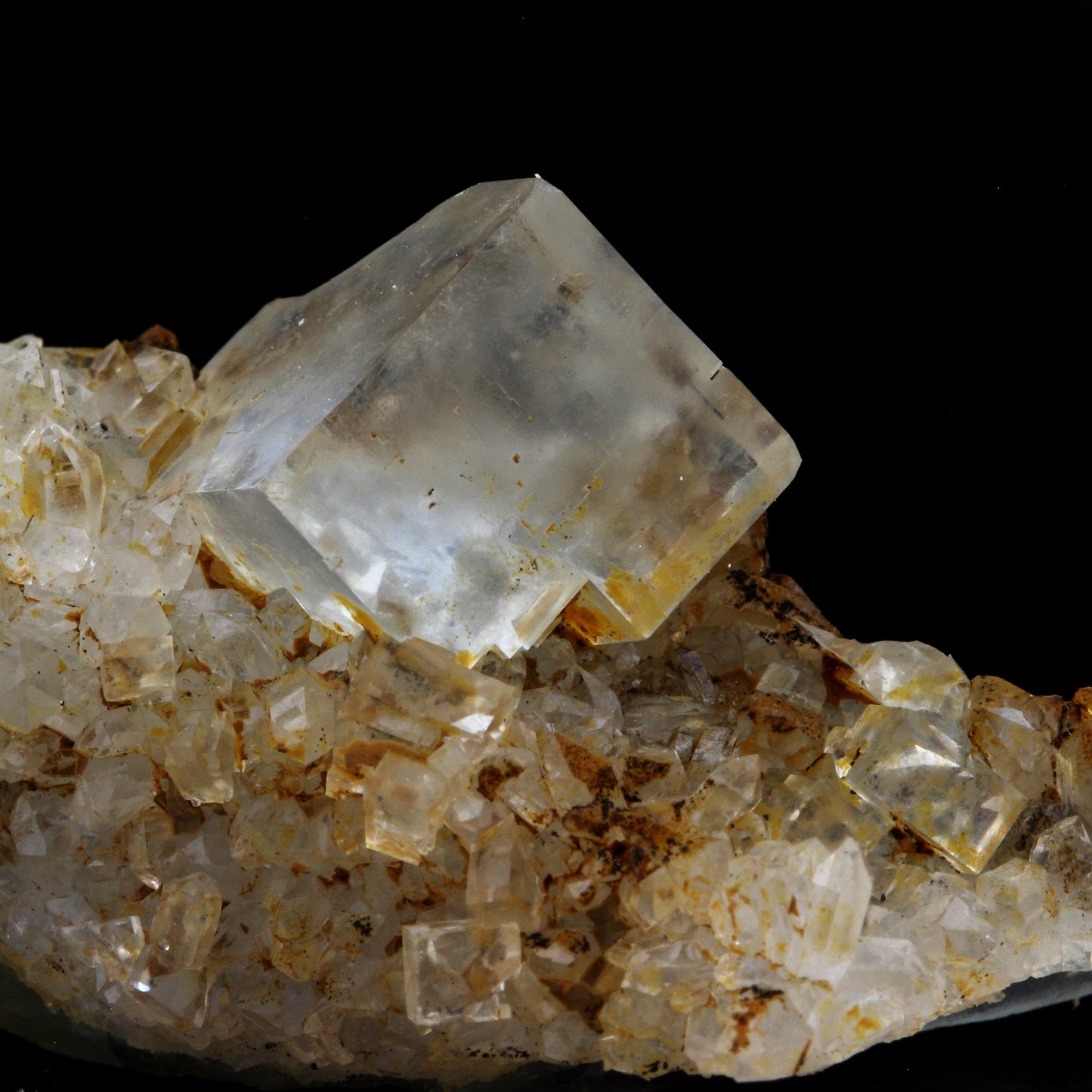 Fluorite + Quartz. 105.8 carats. Langeac, Haute-Loire, France