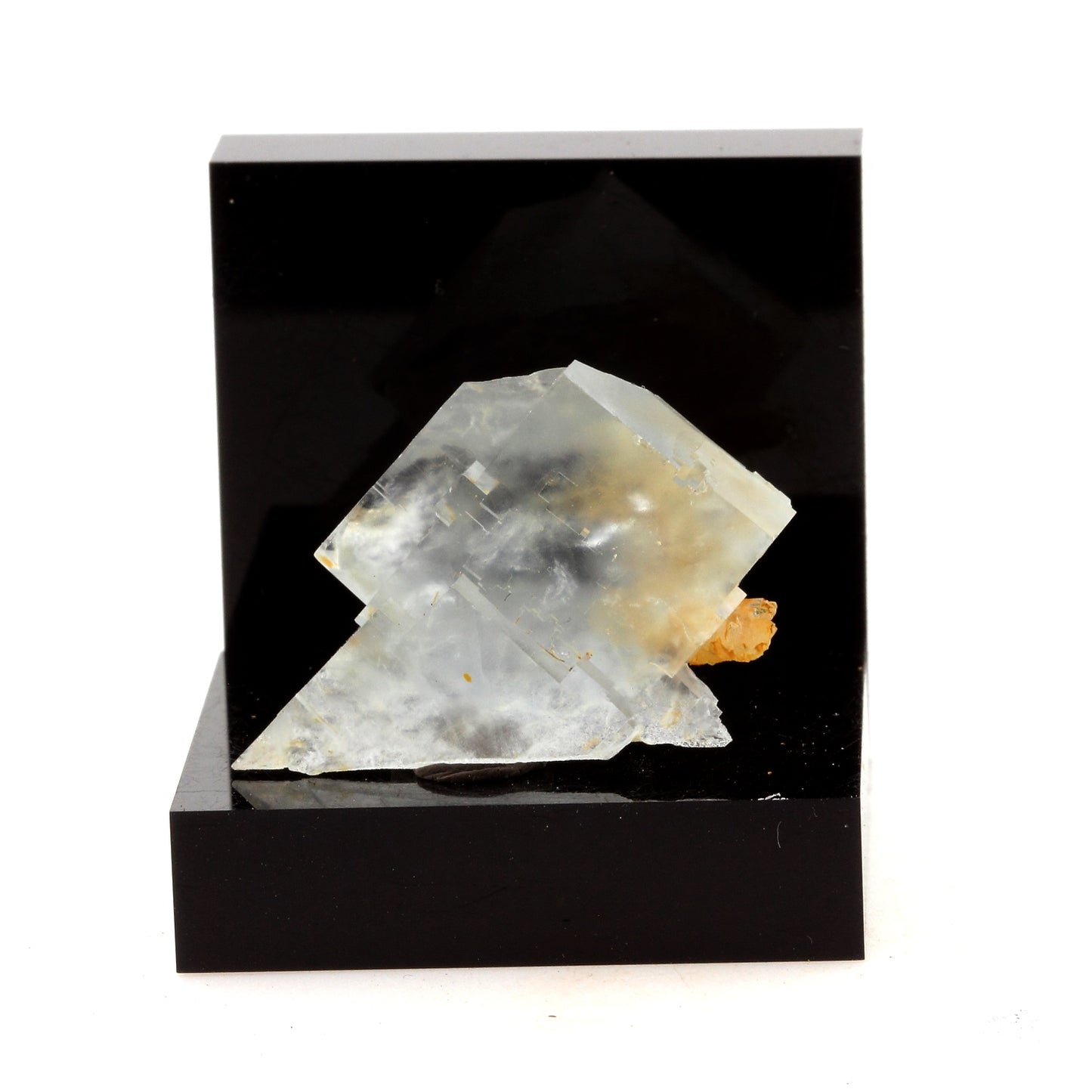 Fluorite. 67.1 carats. Langeac, Haute-Loire, France