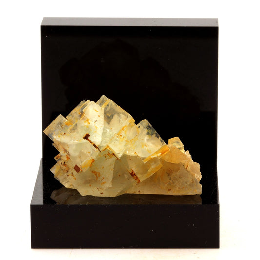 Fluorite + Quartz. 63.0 carats. Langeac, Haute-Loire, France