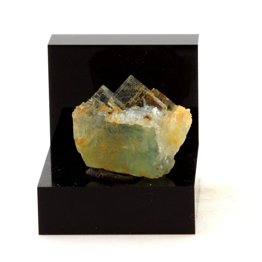 Fluorite + Quartz. 40.1 carats. Langeac, Haute-Loire, France