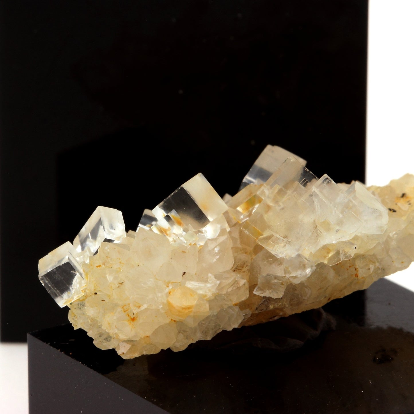 Fluorite + Quartz. 36.9 carats. Langeac, Haute-Loire, France