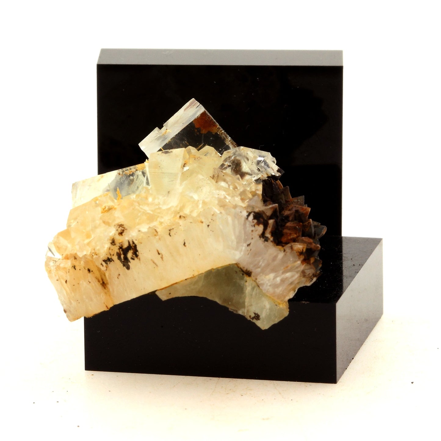 Fluorite + Quartz. 71.4 carats. Langeac, Haute-Loire, France