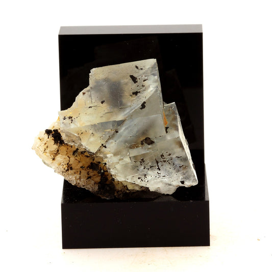 Fluorite + Quartz. 102.5 carats. Langeac, Haute-Loire, France