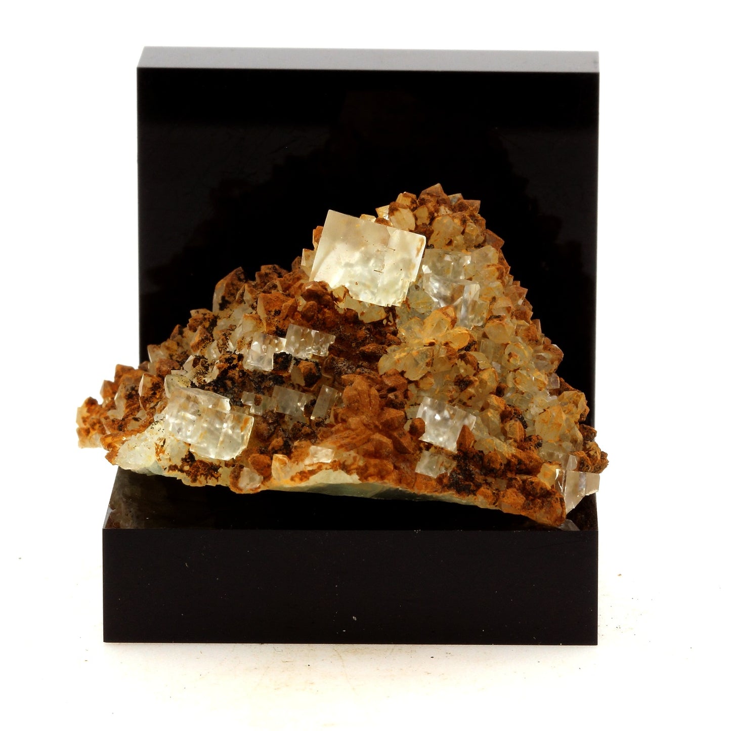 Fluorite + Quartz. 202.4 carats. Langeac, Haute-Loire, France