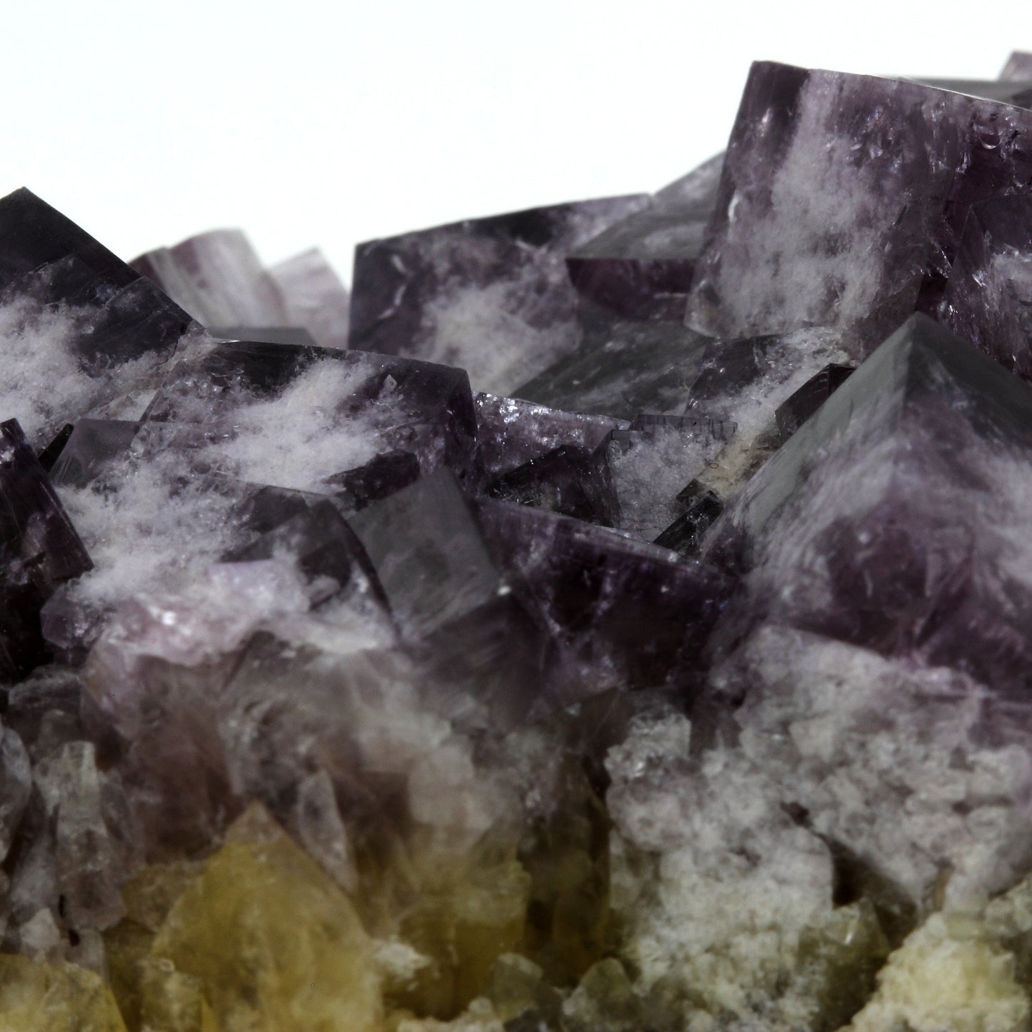 Fluorite. 2245.0 carats. Greenlaws Mine, Weardale, UK, Royaume-Uni