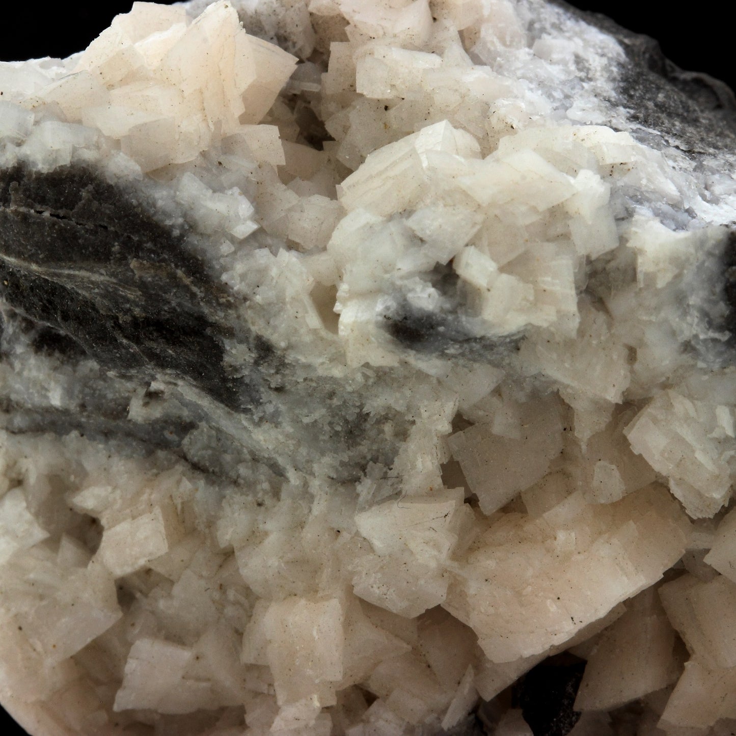 Dolomie (Dolomite) et Calcite. 526.8 carats. Anduze, Gard, France