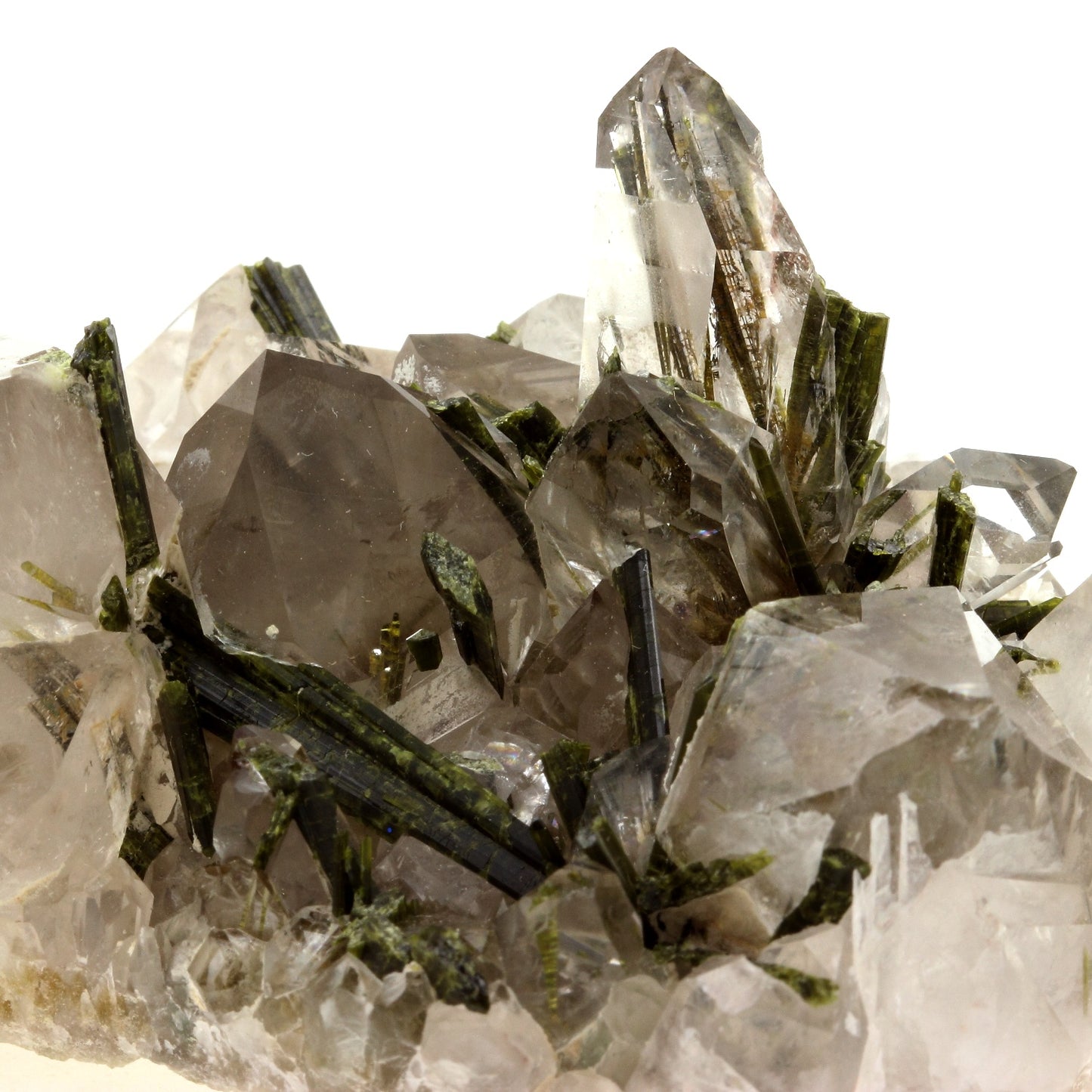 Quartz + Epidote. 1580.0 carats. Caetité, Bahia, Brésil