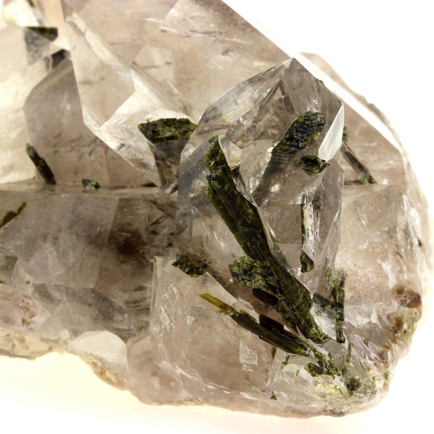 Quartz + Epidote. 1780.0 carats. Caetité, Bahia, Brésil