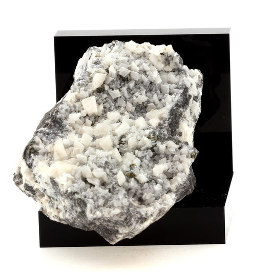 Dolomite. 645.3 carats. Anduze, Gard, France