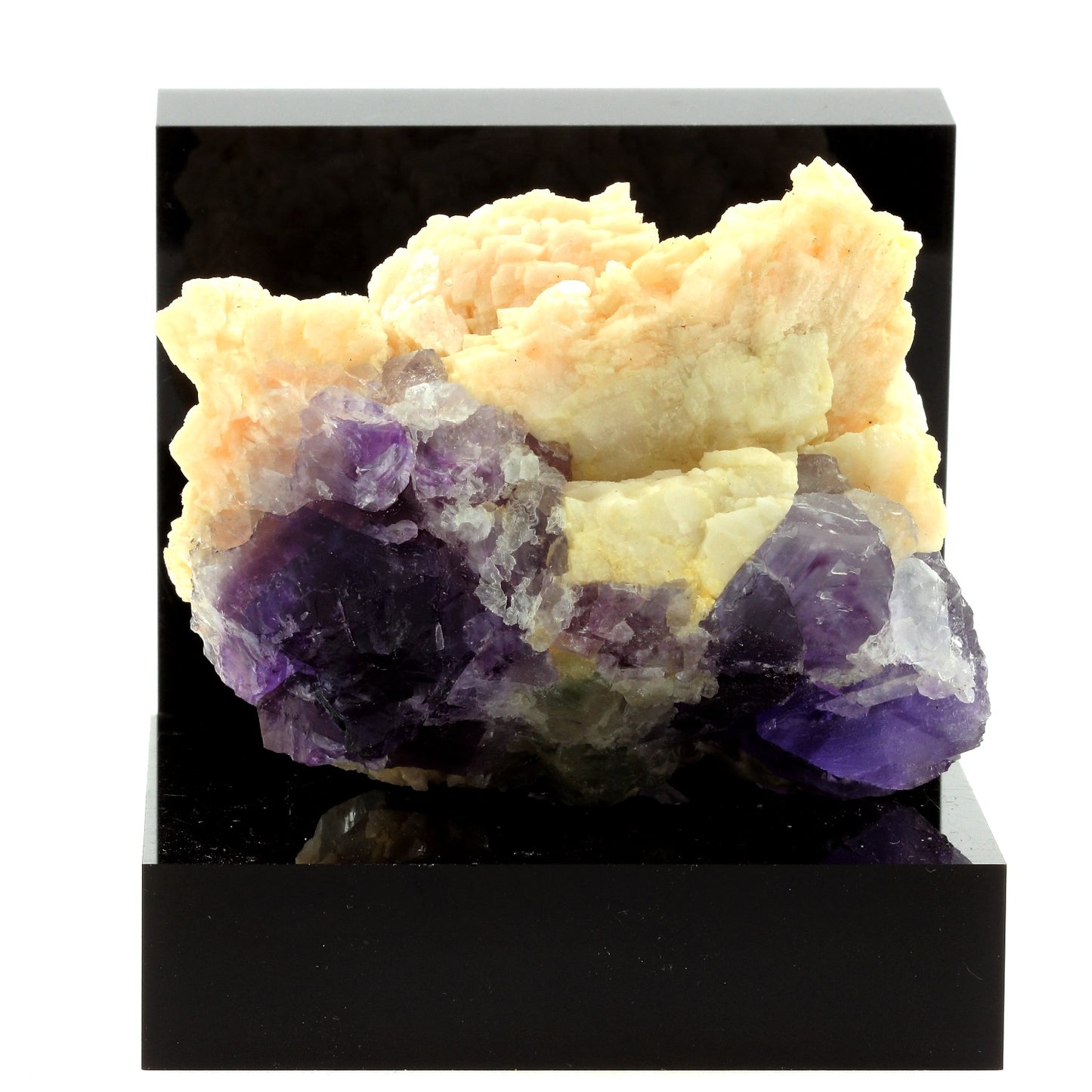 Fluorite + Dolomite. 1710.0 carats. Shangbao Mine, Hunan, Chine