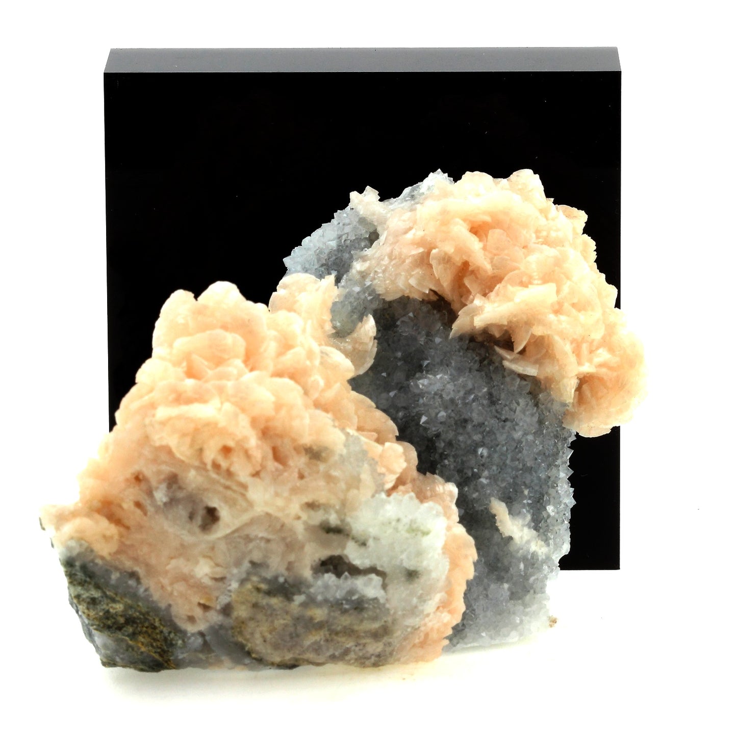 Dolomite + Quartz. 1965.0 carats. Chine