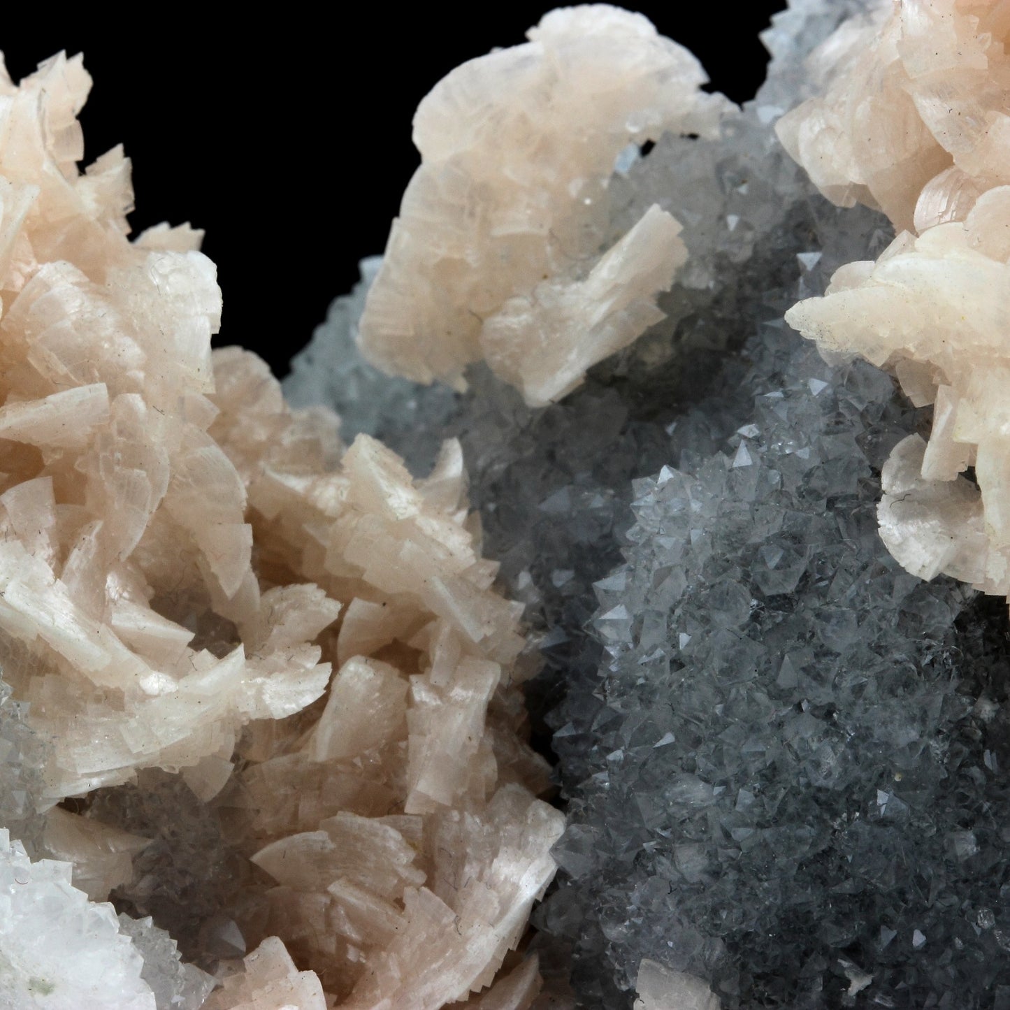 Dolomite + Quartz. 1965.0 carats. Chine