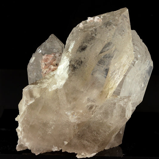 Fluorite rose + Quartz. 1635.0 carats. Massif du Mont-Blanc, France