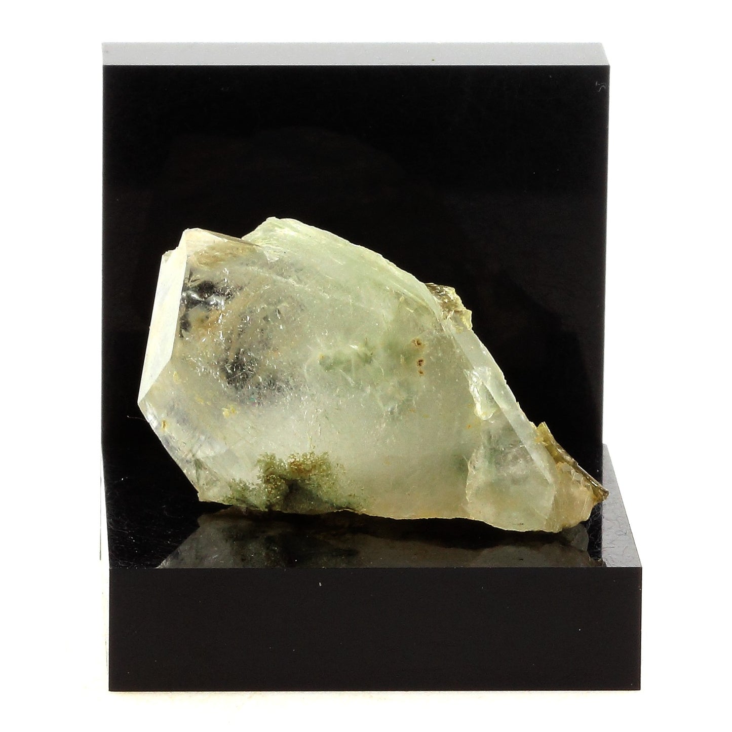 Quartz + Epidote. 78.0 carats. Le Rocher d'Armentier, Bourg d'Oisans, Isère, France