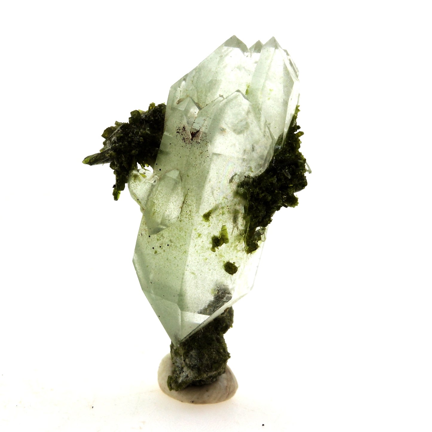 Epidote + Quartz. 22.48 carats. Cornillon, Bourg d'Oisans, France