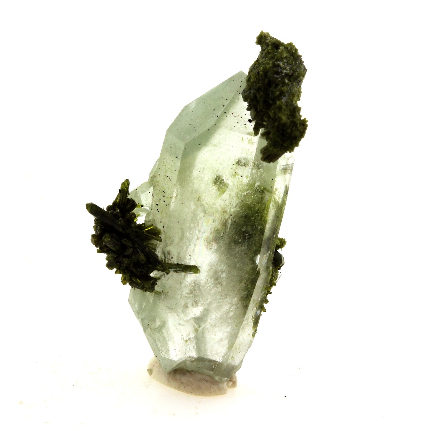 Epidote + Quartz. 22.48 carats. Cornillon, Bourg d'Oisans, France