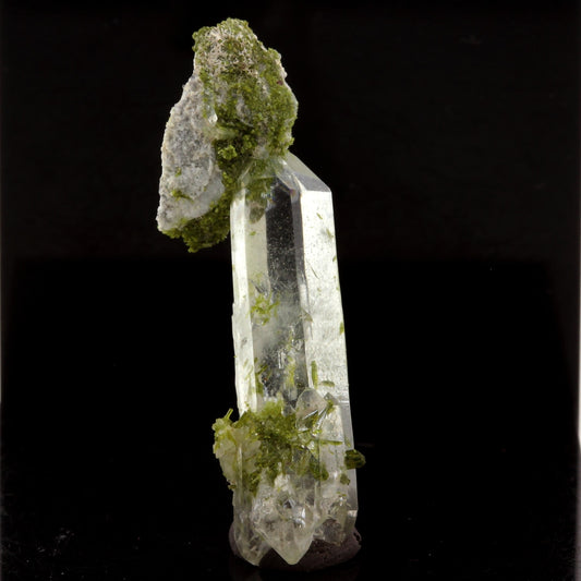 Epidote + Quartz. 13.51 carats. Cornillon, Bourg d'Oisans, France