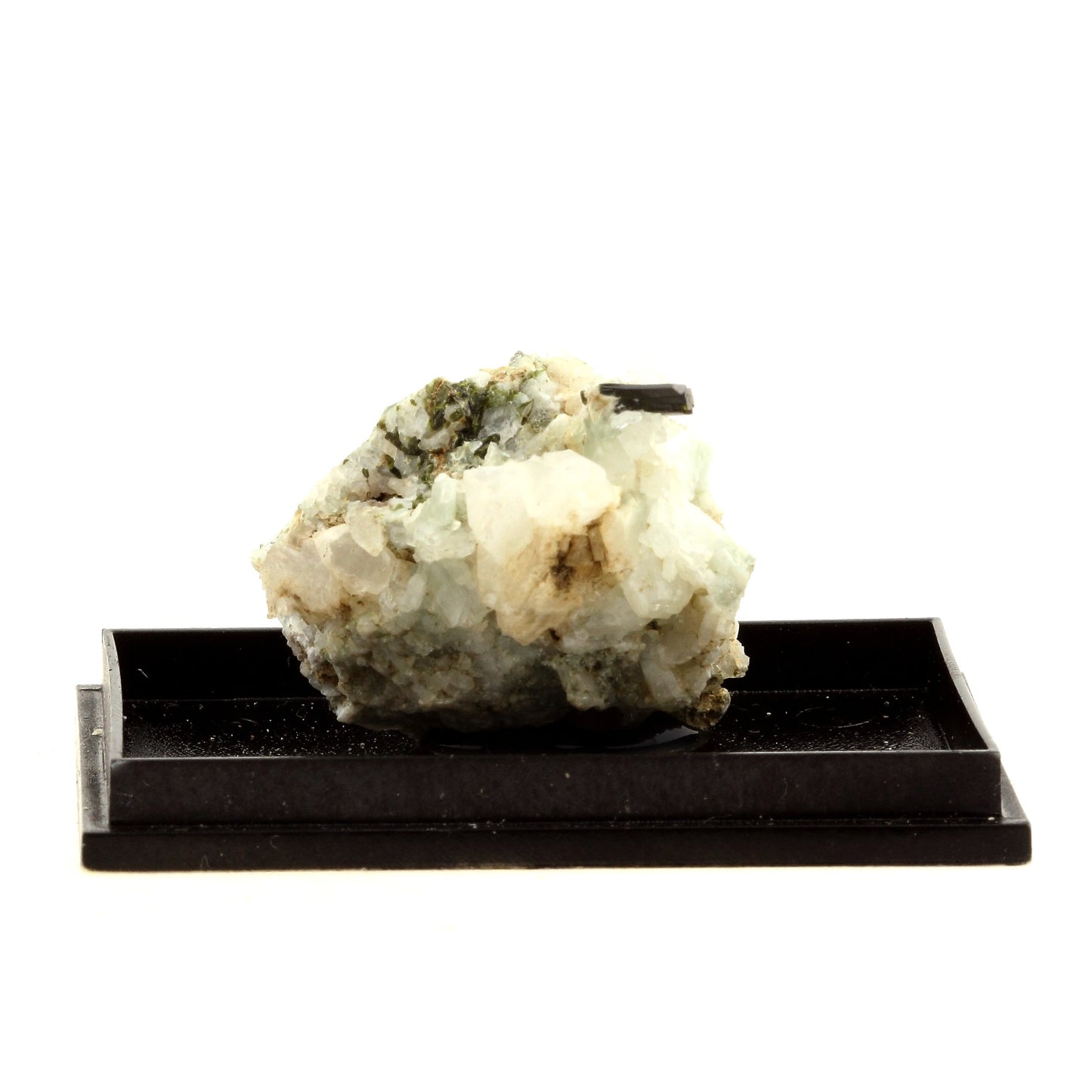 Epidote. 94.25 carats. Saint-Véran, Hautes-Alpes, France