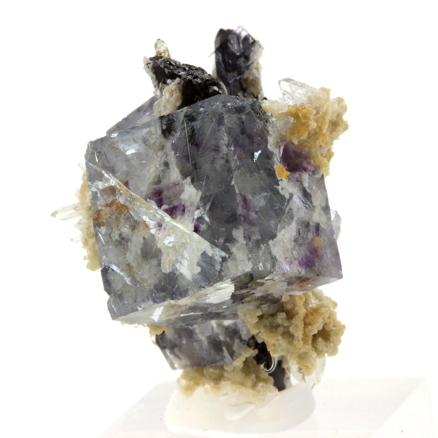 Fluorite + Ferberite. 204.1 carats. Chine