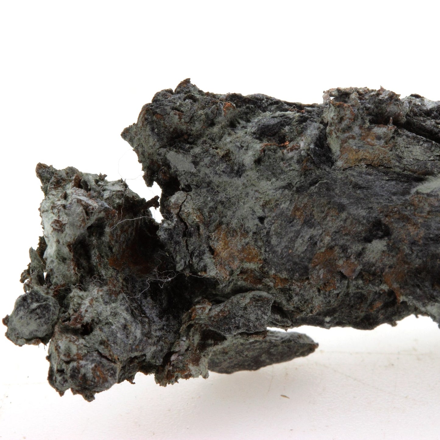 Cuivre natif. 53.8 carats. Saint-Véran, Hautes-Alpes, France