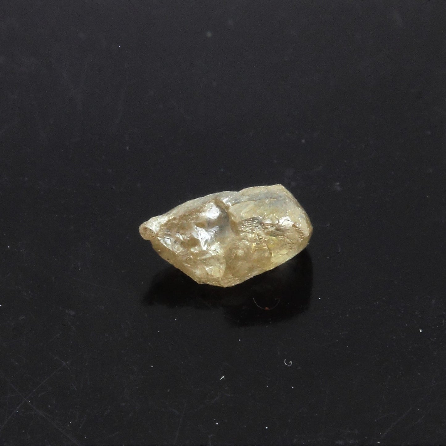 Diamant brut. 0.265 carats. Vaal river Mining District, Afrique du Sud