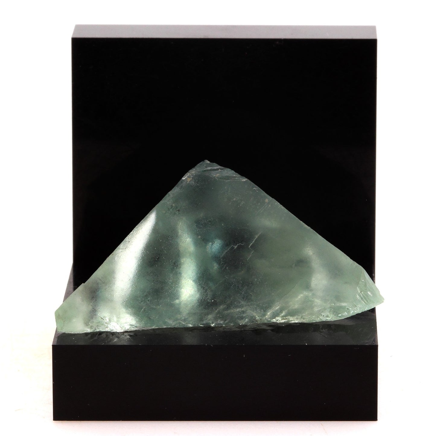Fluorite verte. 89.8 carats. Massif des Aravis, Haute-Savoie, France