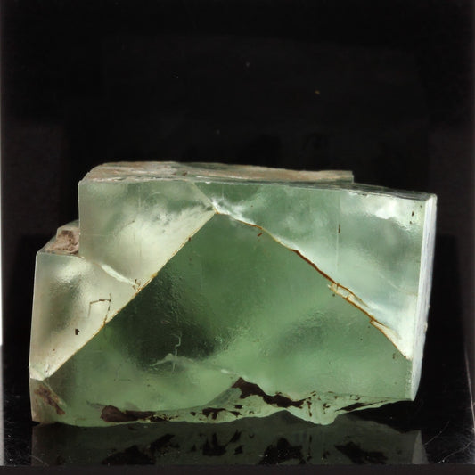 Fluorite verte. 175.2 carats. Massif des Aravis, Haute-Savoie, France