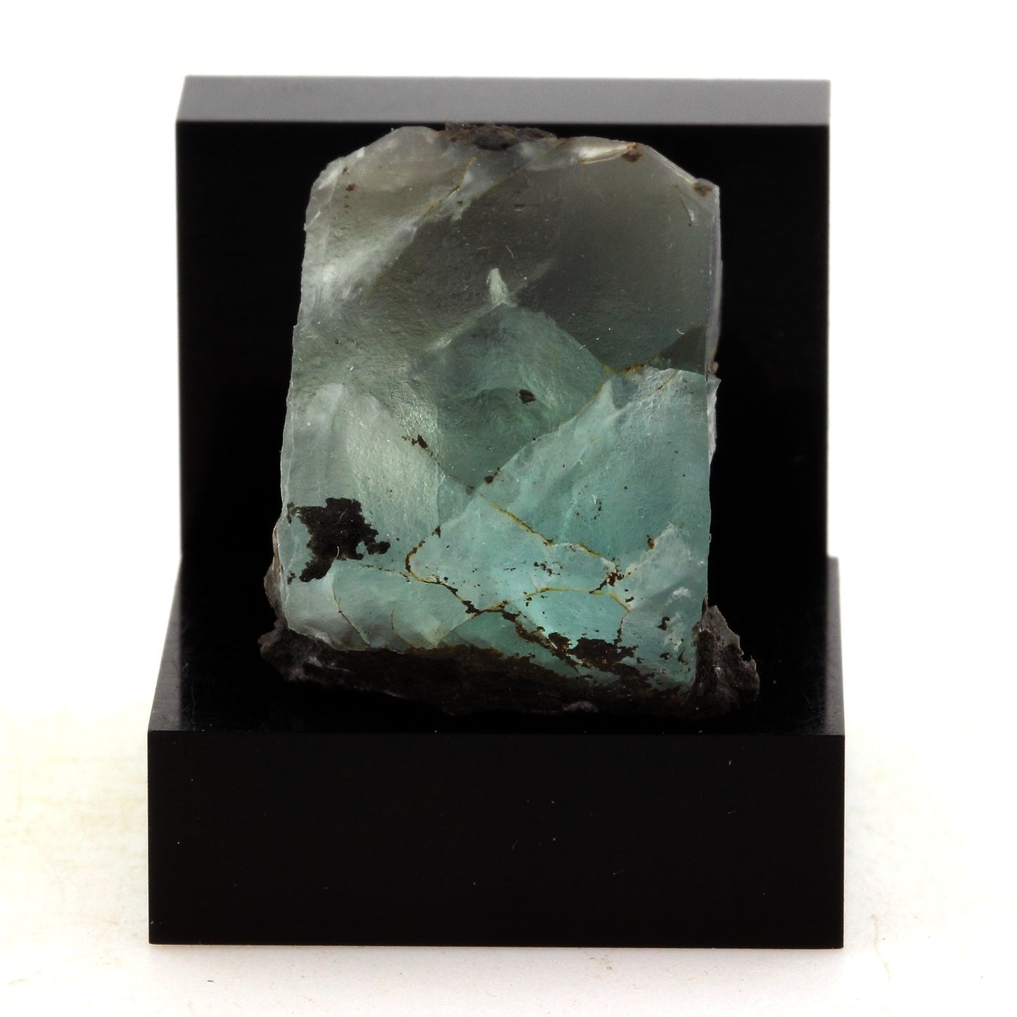 Fluorite verte. 92.1 carats. Massif des Aravis, Haute-Savoie, France