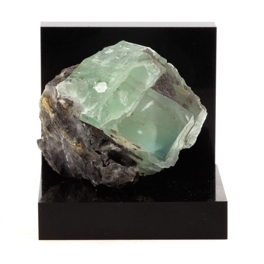 Fluorite verte, 412.6 carats. Massif des Aravis, Haute-Savoie, France