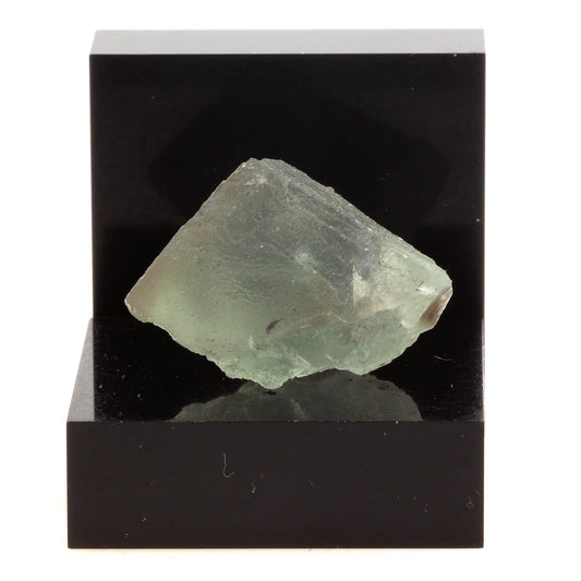 Fluorite verte, 34.7 carats. Massif des Aravis, Haute-Savoie, France