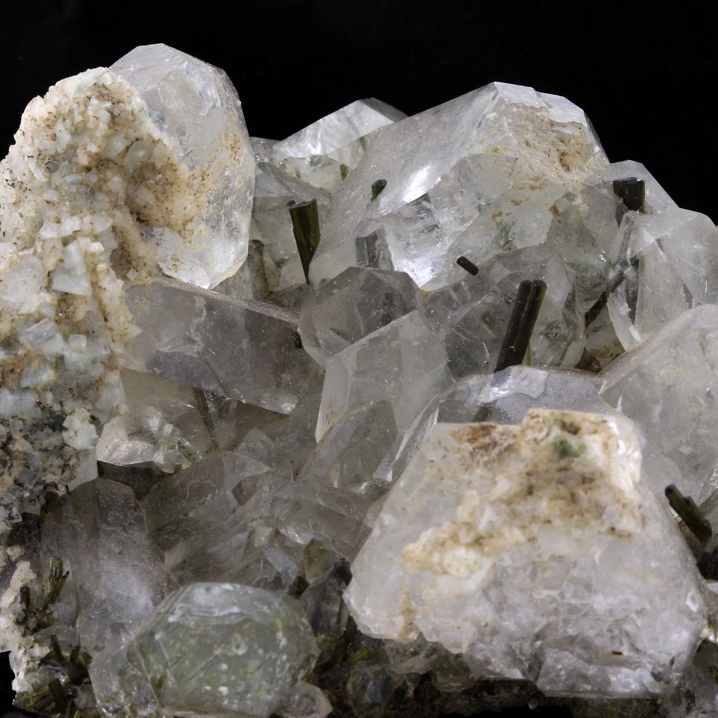 Quartz + Epidote. 975.1 carats. Cevins, Savoie, France