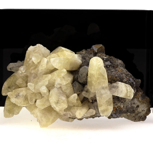 Galène + Calcite. 4150.0 carats. Joplin Field, Missouri, USA