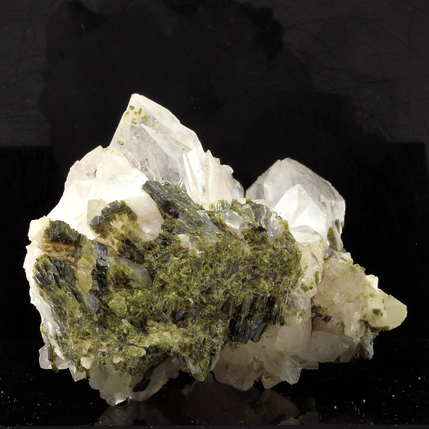 Epidote + Quartz. 731.7 carats. Saint-Véran, Hautes-Alpes, France